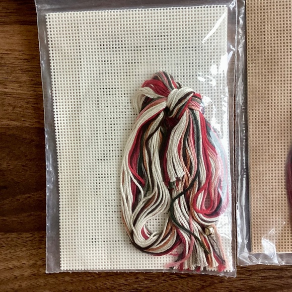 VTG 2 Ps Willmaur Crafts Heirloom Santas Kits Cross Stitch Christmas Ornaments - Picture 9 of 11